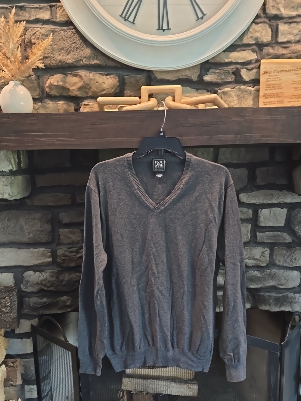 Jos. A. Bank Men's V-Neck Sweater in Charcoal Gray